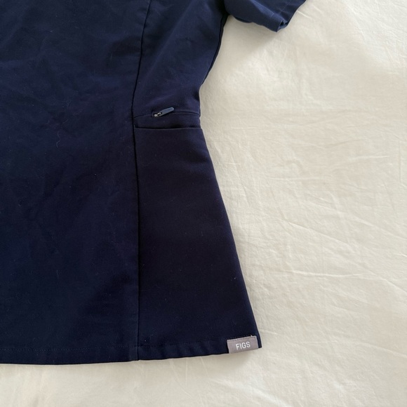 FIGS- Navy Blue Scrub Set - Picture 4 of 12